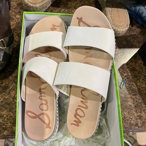 White comfy flat w silver grommets